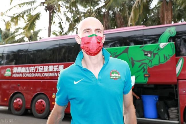 AI遇上手搓方向盘，谁赢？