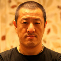 导演保罗·范霍文（Paul Verhoeven）携伊莎贝尔·于佩尔（Isabelle 于佩尔、甜茶亮相威尼斯 《骨及所有》等多片首映 2022-09-05 随着上周第79届威尼斯国际电影节开幕，多部新片相继举行盛大的首映仪式。